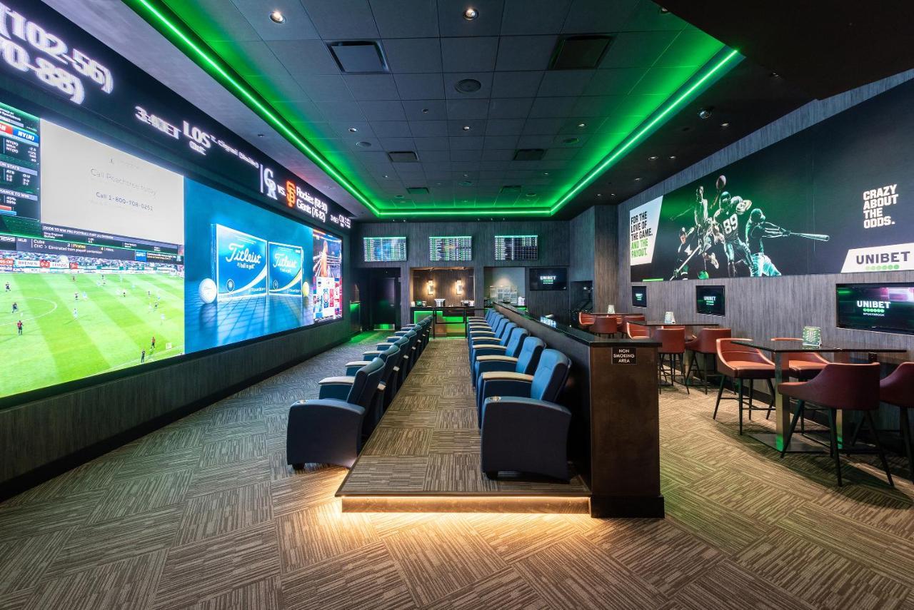 Mohegan Pennsylvania - Adults Only Уилкс-Барре Экстерьер фото